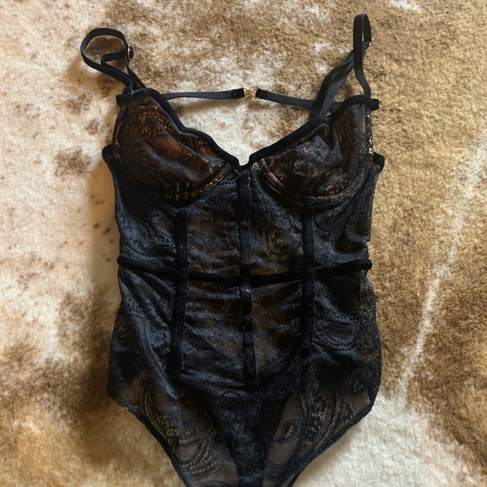 For love and lemons body suit